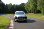 Peugeot 3008 HYbrid4 2010 года